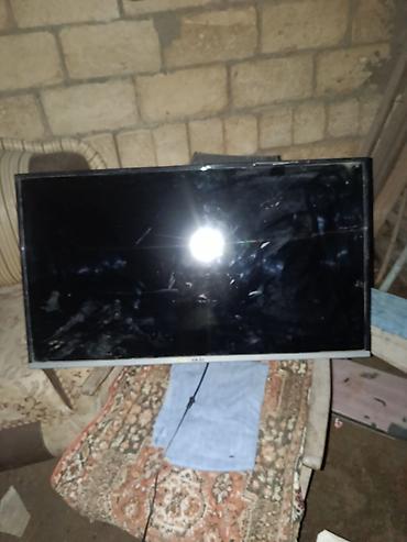 komputer ekran şəkilləri yüklə: Masaüstü monitor/TV ekranı - Ölçü: təxmini 24–27 düym diapazonunda — 1