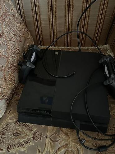 PlayStation 4 (PS4) oyun konsolu - Model: PS4 (orijinal şassi lalafo.az -da PlayStation 4 (PS4) oyun konsolu - Model: PS4 (orijinal şassi