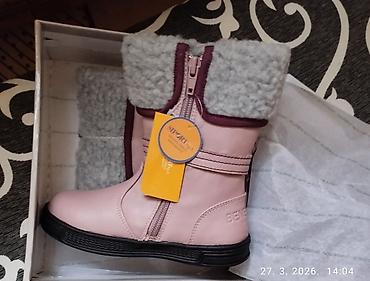 Ostale dečije stvari: Odeča nova dve majice za dečake, prelepa obuća sandale i čizmice za — 5