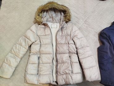 zara kids: Куртка ZARA на 13-14 лет .В хорошем состоянии.Очень теплая