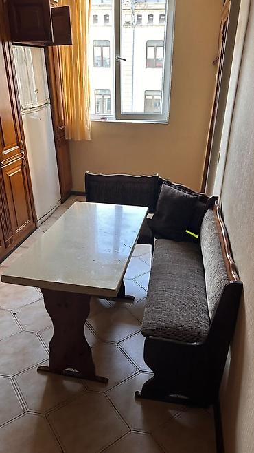 oval masa: Metbex masa ve divan desti. 70man. Olcu masanin uzunlugu 1m,eni — 1