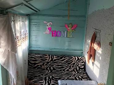 Продажа полдома: Срочно Мал базар жакта жер уй сатылат обмен бар . Под бизнес, под — 4