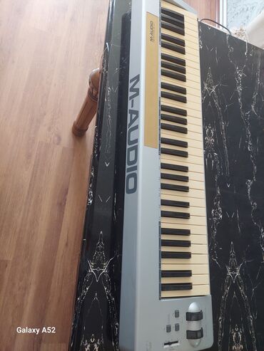 Klavişli alətlər: Midi-klaviatura, M-Audio