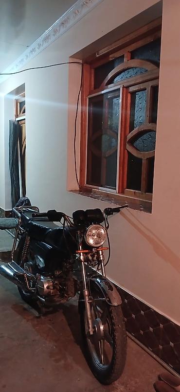 fara chanqan: Moped/motosiklet – 4 vitesli, benzinlə işləyən, bir silindrli motor — 3