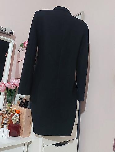 lil solid accessories: Zara Elegantni ženski kaput – crni - Kroj: klasičan, strukiran — 3