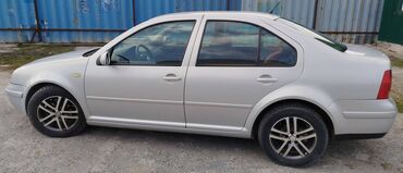 Volkswagen: Volkswagen Bora: 1999 г., 2 л, Механика, Бензин, Седан