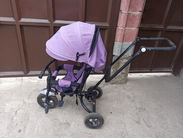 прогулочная детская коляска: Коляска, цвет - Фиолетовый, Б/у
