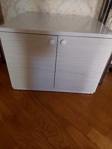 Ağ rəngli iki qapılı kiçik şkaf - Material: laminat/LDSP tipli taxta