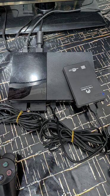 PS2 & PS1 (Sony PlayStation 2 & 1): Playstation 2 əla vəziyətdə disk yeri ləğv edilib praşifkalıdı yaddaşı — 2