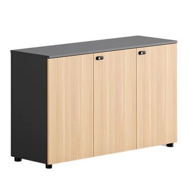 ozu yapisan panel: Açılan, 3 qapılı Düz dolab