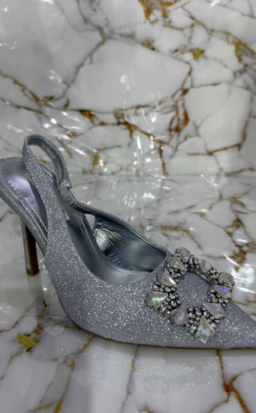 Sandale: Sandale, Alexander McQueen na lalafo.rs Sandale: Sandale, Alexander McQueen