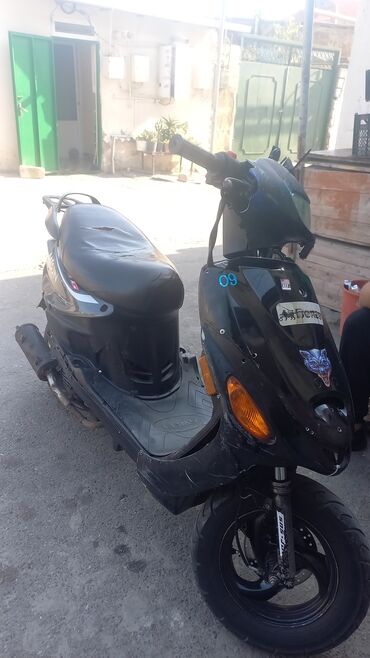 arenda moped: Mondial - ZX50QT-33, 50 sm3, 2020 il, 25000 km