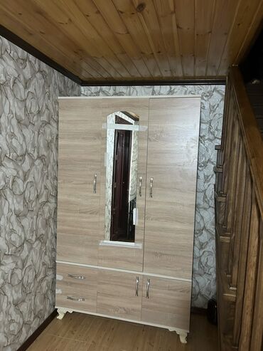 Dolablar: Açılan, 3 qapılı Düz dolab, Qarderob, paltar dolabı — 7