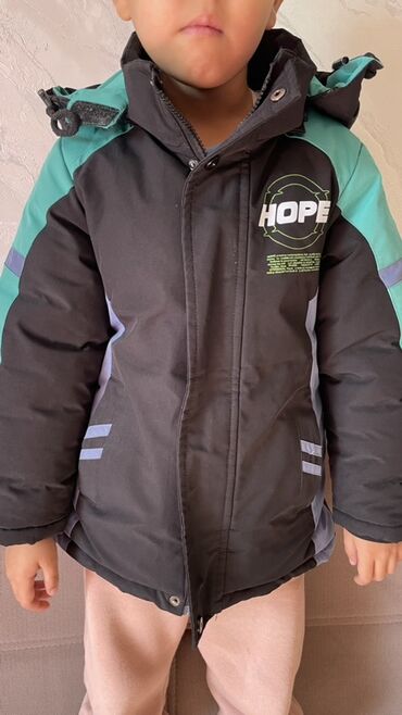 детское питание nan: Зимняя теплая куртка на мальчика 4-5,5 лет. Спокойно можно стирать в