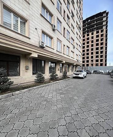 Продажа помещений свободного назначения: Продается коммерческое помещение!!! 6мкр . Каралаева/ Куттубаева 124м2 — 2