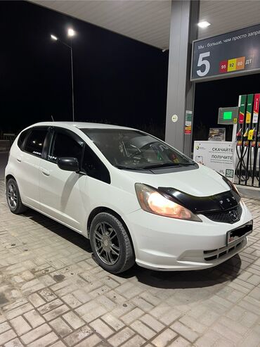 гибрид авто: Honda Fit: 2010 г., 1.5 л, Автомат, Бензин, Хэтчбэк