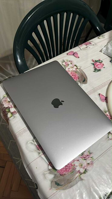 Apple: 13.3 " — 13