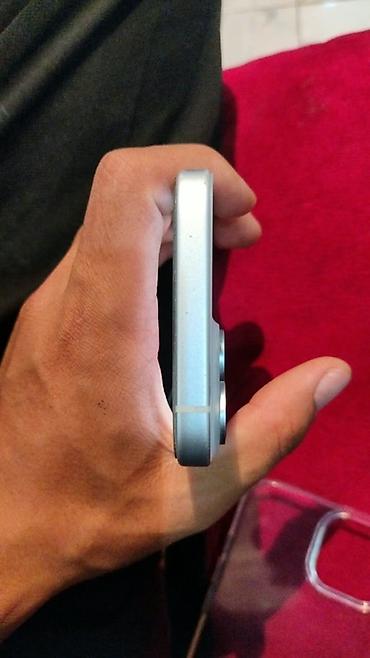 ош жапалак: IPhone 15 (белый) акб 80 есть маленький скол не вскрывался все в — 5