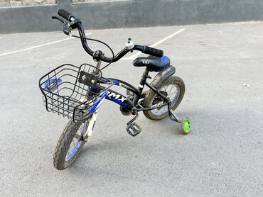 детский велосипед жираф: Детский велосипед BMX (примерно 12–14"), с корзиной и боковыми