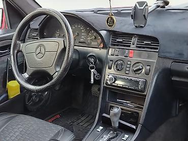 Mercedes-Benz: Mercedes-Benz C-Class: 1.8 l | 1995 il Sedan — 6
