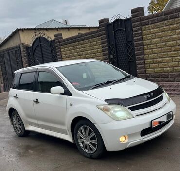 Toyota: Toyota ist: 2003 г., 1.5 л, Автомат, Бензин, Хэтчбэк