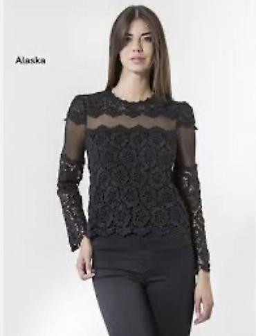 Svitşotlar: Qara krujeva bluz – “Alaska” modeli - Rəng: tam qara - Dizayn: ön və — 1