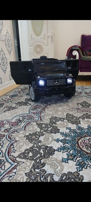 Manejlər: Usaq masini satılır 140 azn. 5-6 yas ucun. Unvan Xırdalan 6244 Ayten🌛