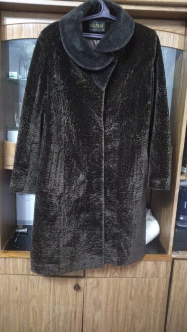 Пальто: Продаю пальто Каракулевый. Производство Турция, размер 48. коричневый