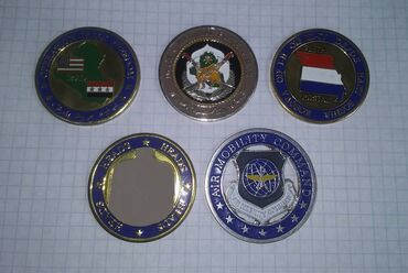 карточки ван пис редкость: Медали/значки металлические, двухсторонние, все в одни руки. Звоните
