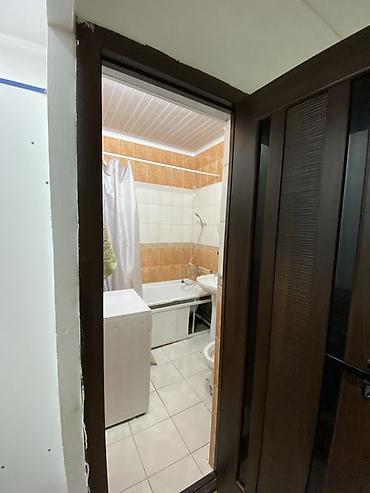 Бөлмөнү ижарага алам: Сдается 1 ком КВ в районе Аламедин 1, городок строителей 15 Для 3х — 3
