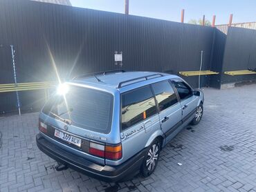 купить авто в бишкеке дешево: Volkswagen Passat: 1991 г., 1.8 л, Механика, Бензин, Универсал