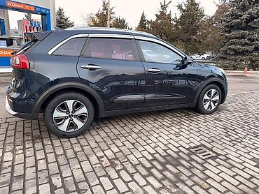 Kia: Kia Niro: 2017 г., 1.6 л, Робот, Гибрид, Кроссовер — 3