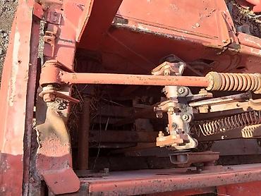 Тюковые пресс-подборщики: Пресс-подборщик кыргызстан тюковый, прицепной, красного цвета — 6