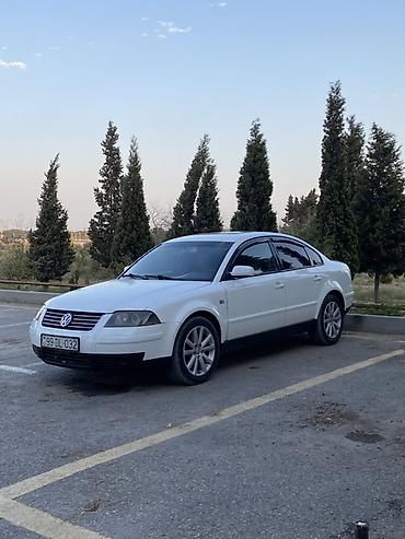 ford focus hatchback: Volkswagen Passat: 2 l | 2001 il Sedan — 1