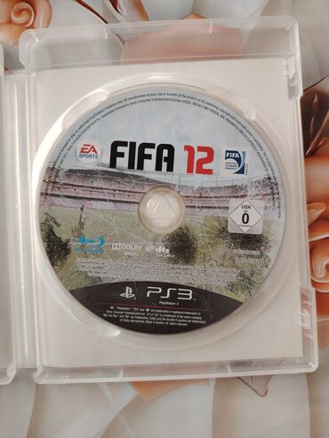 oyun disklerinin satisi: Fifa 12 işlək vəziyyətdədir satılır
