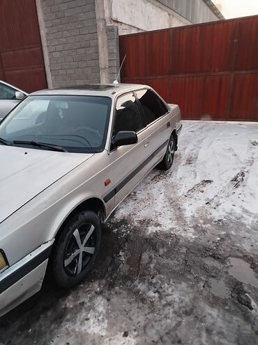 Mazda: Mazda 626: 1989 г., 2 л, Механика, Бензин, Седан