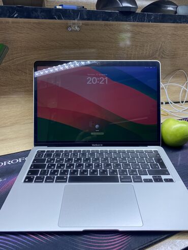 makbuk: İşlənmiş Apple MacBook, 13.3 ", Apple M1, 256 GB, Ünvandan götürmə, Ödənişli çatdırılma