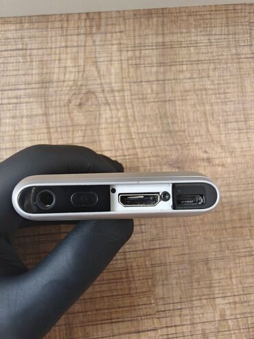 Nokia: Nokia E7, 16 GB, rəng - Gümüşü, Sensor — 5