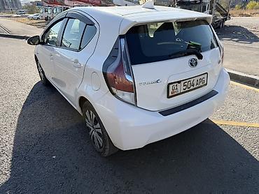 Toyota: Toyota Prius C: 2016 г., 1.5 л, Вариатор, Гибрид, Хэтчбэк — 5