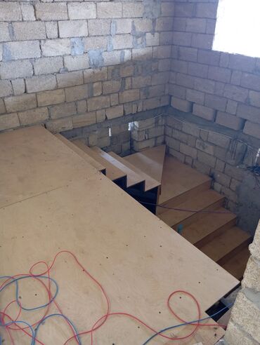 Həyət evləri və villaların satışı: 4 otaqlı, 8 kv. m, Orta təmir — 2