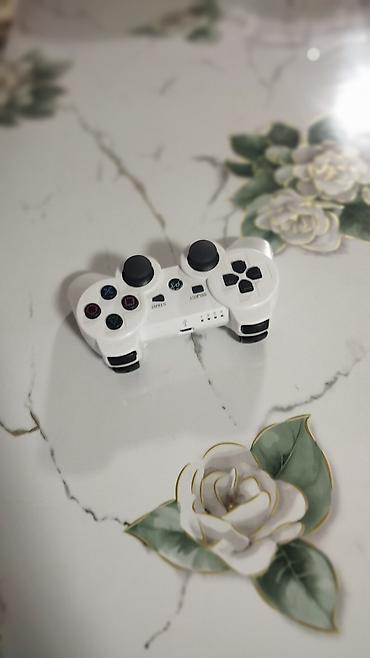 режим 12 с: Беспроводной геймпад в стиле DualShock 3 (белый). Основные — 2