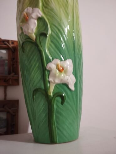 Большая ваза для цветов, высота 38 см. Керамика, ручная роспись
