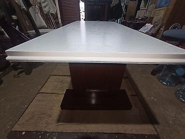 Furniture: Drveni klub-sto sa slike, širine 56 cm dužine 120 cm visine 50 — 2