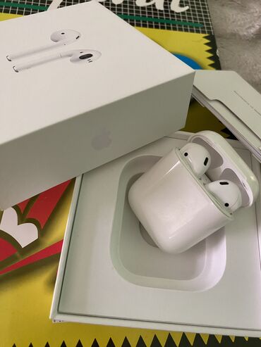 apple nauşnik: Apple AirPods 2 satılır. Nağd 135 azn . Real alıcıya endirim
