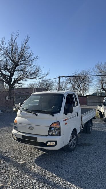 Hyundai: Hyundai Porter: 2019 г., 2.5 л, Автомат, Дизель, Фургон — 1