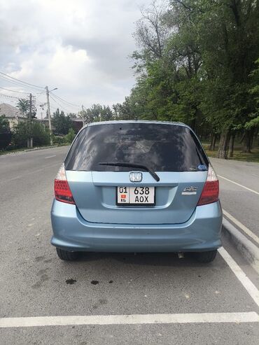 Honda: Honda Fit: 2005 г., 1.3 л, Вариатор, Бензин, Хэтчбэк — 5