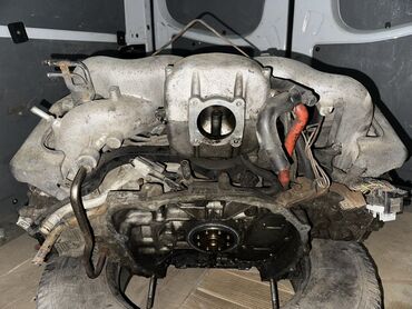 Двигатели, моторы и ГБЦ: Бензиновый мотор Subaru 2 л — 4