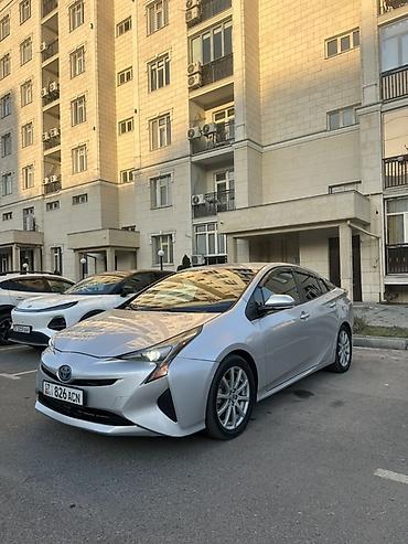 tayota sienna: Toyota Prius: 2017 г., 1.8 л, Вариатор, Гибрид, Хэтчбэк — 1