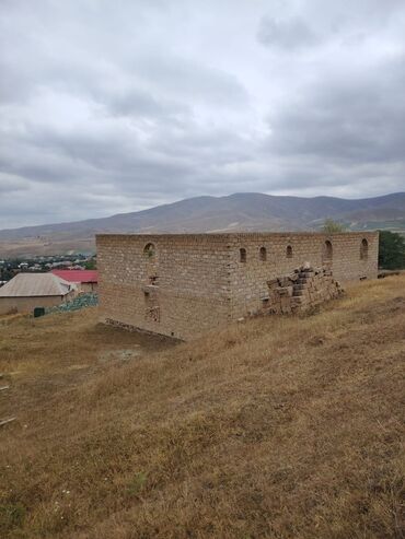 Гаражи: 7 комнат, 17 м², Без ремонта