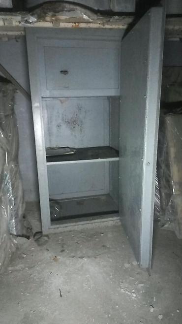 pul qutusu: Metall seyf – iri həcmli, ikiqat divarlı, ağır konstruksiya. - — 4